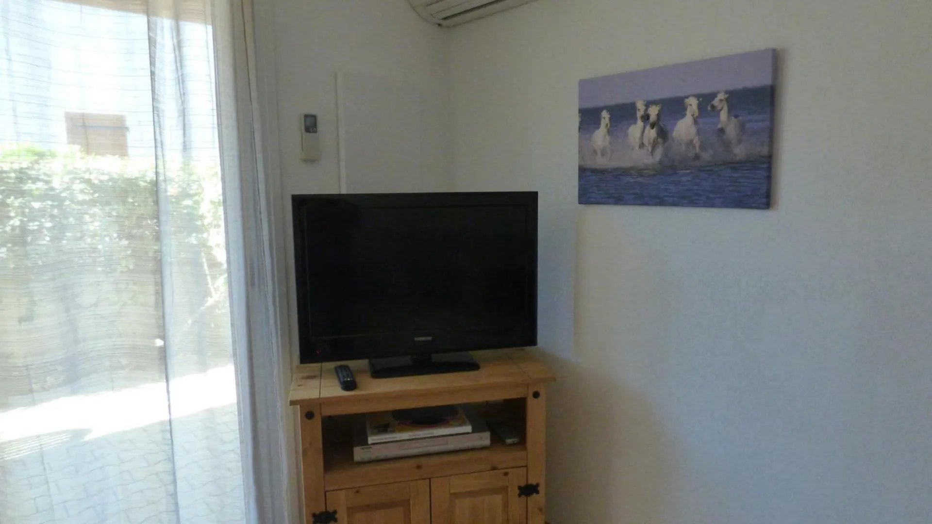 Appartement Pour 4 Avec Piscine Et Parking Aux Saintes-Maries-De-La-Mer - Fr-1-475-201 0*,  France